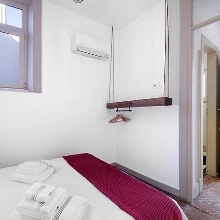 Crooked Floor House - 1St Floor Apartamento Porto Exterior foto