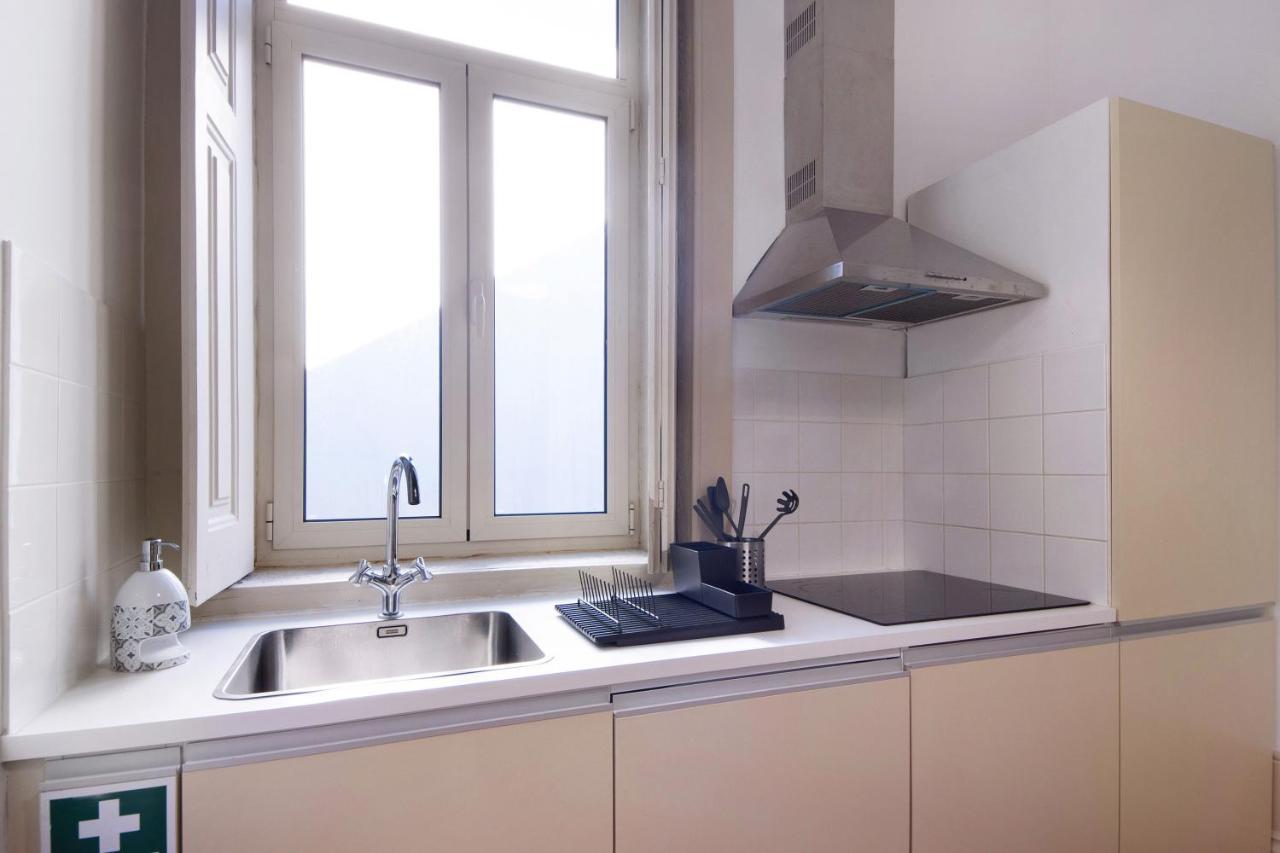 Crooked Floor House - 1St Floor Apartamento Porto Exterior foto